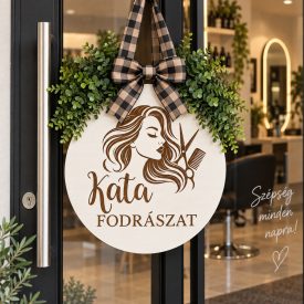   Egyedi Gravírozott Ajtódísz Személyre Szabható Szöveggel – Fodrászat / Szalon Motívummal